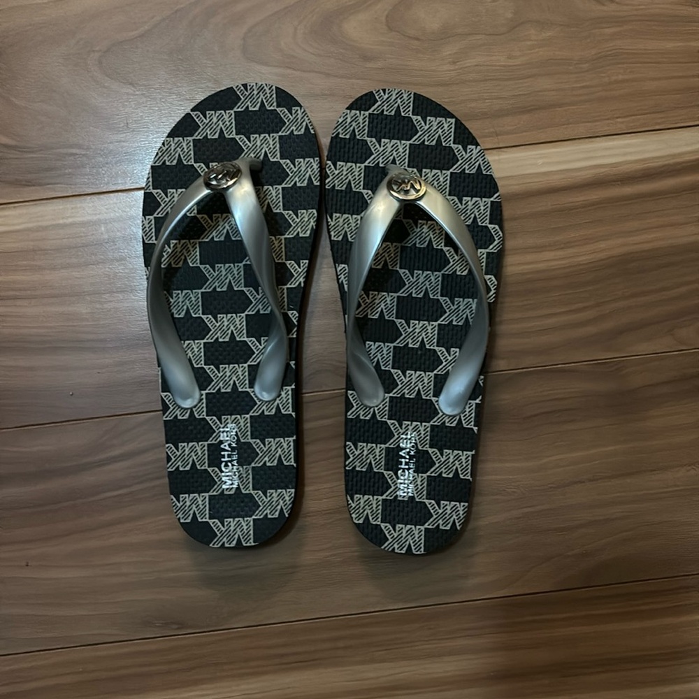 Michael Kors Flip Flops size 7
